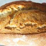 Il �pizzarello� molfettese (pizzaried in dialetto locale). Si tratta di un panino croccante dalle inusuali estremit� appuntite, i cosiddetti pizzl (da qui il nome)...